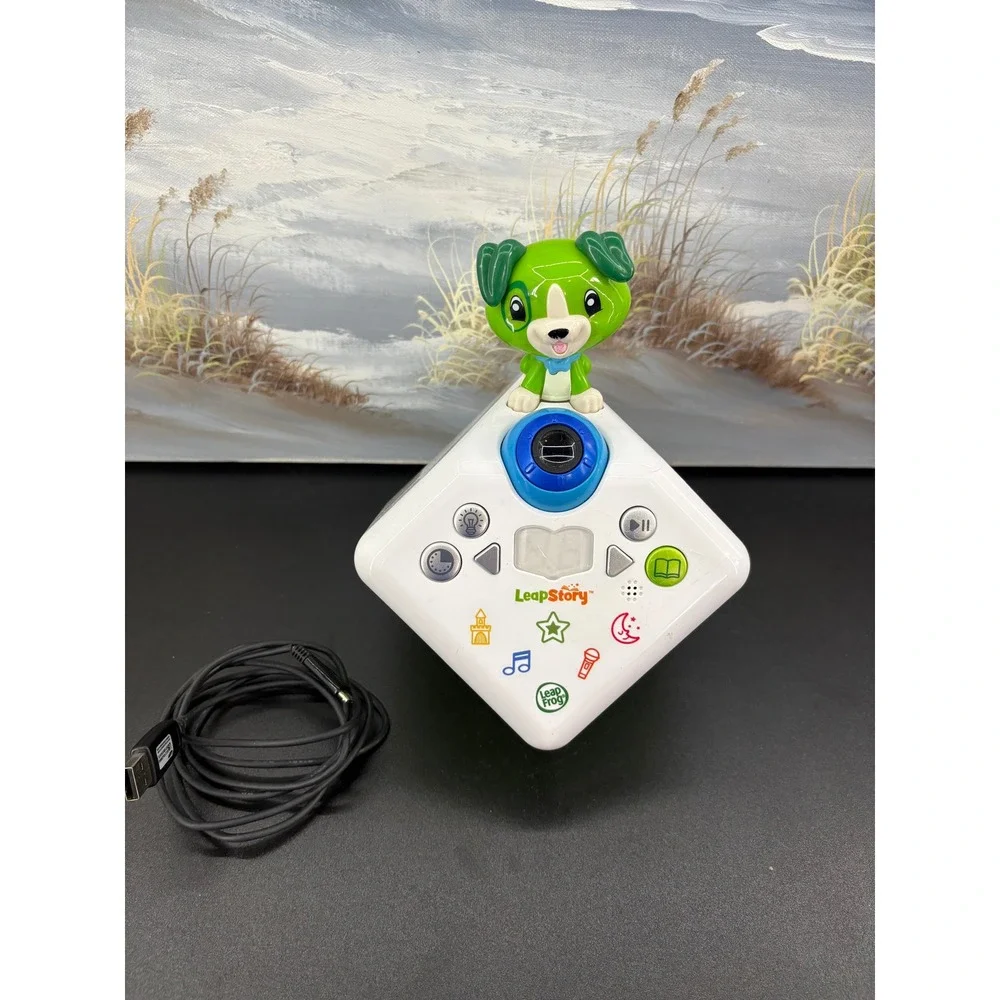 LeapFrog LeapStory Interactive Storyteller Projector Cube White Green Scout Dog